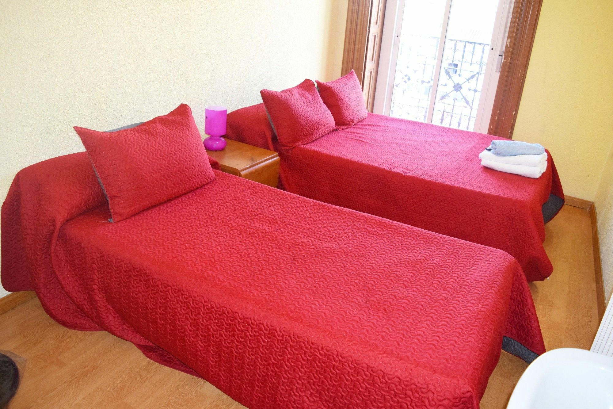 Hostal Numancia Madrid Exterior foto